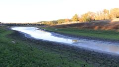 Efectos de la sequ�a en el embalse de Cachamu��a, en Ourense, en una imagen de archivo.