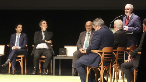 Isidoro Valerio, en un momento del preg�n de la Semana Santa ferrolana