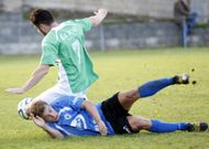 Adri�n Carrasco, en un lance del juego en el partido del Escair�n ante el Xove Lago. 