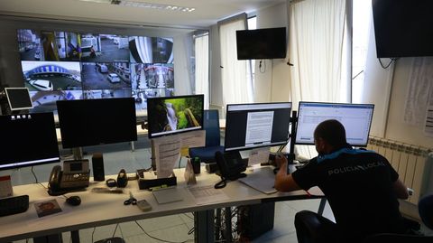 Sala de pantallas de la Polic�a Local, donde se controlan las im�genes de las c�maras de videovigilancia.