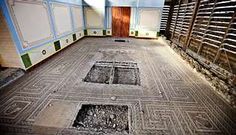 Los ladrones arrancaron la parte de los mosaicos romanos que se llevaron.