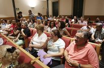Algunos de los placeros que asistieron a la reuni�n celebrada en la sede de la CEO. 
