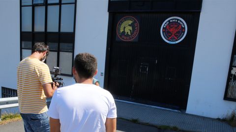 Entrada al gimnasio de Meicende, en Arteixo.