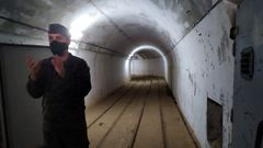Visita al interior de Puerto Cuaces, la�bateria militar de O Grove