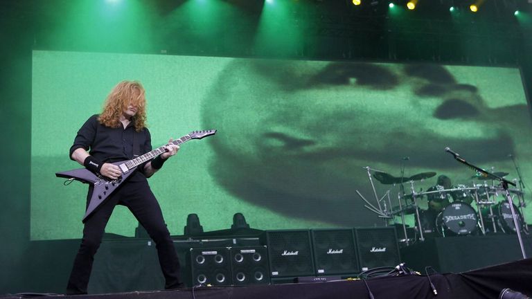 Megadeth actuando en el Resurrection Fest del 2018