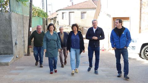 O delegado da Xunta en Ourense, Manuel Pardo, visitou as obras na ra de Fumaces (Ris).