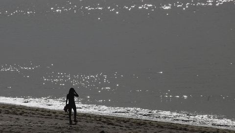 Disfrutando de la playa en Ribeira