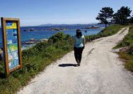 De la playa de O Carreiro parte una de las rutas de senderismo homologadas de O Grove.