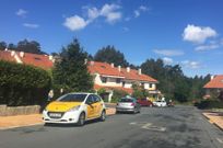 Un coche de una empresa de seguridad en la urbanizaci�n Os Regos. 