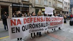 Concentraci�n de trabajadores de Quironsalud en Pontevedra ante el hospital privado, el pasado 22 de marzo