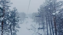 Manzaneda abre la temporada de esqu&iacute;.Imagen de archivo de las instalaciones de la estaci&oacute;n de monta&ntilde;a de Manzaneda