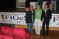 P�rez y Verdes, en Italia, entre dos  compa�eros en la reuni�n internacional.