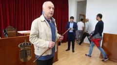 El alcalde de Catoira, Xan Casta�o, durante su investidura en junio