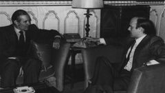 Romay Beccar�a, vicepresidente de la Xunta, negociando transferencias en 1982 con De la Quadra-Salcedo, ministro de Administraci�n Territorial.
