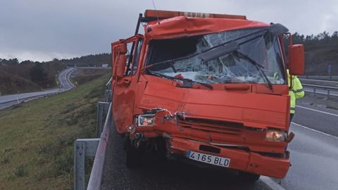 As� qued� el cami�n gr�a, aunque el conductor sali� ileso