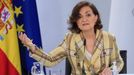 La vicepresidenta primera del Gobierno, Carmen Calvo, dando a conocer ayer el real decreto ley aprobado por el Gobierno 