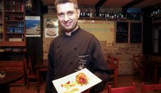 La Parra es uno de los once establecimientos que acu�an la gastronom�a de la camelia. 