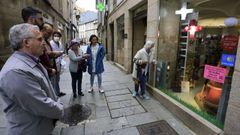 En la Farmacia Cruz, en junio, se decor� el escaparate con piezas de Paco Pestana, dentro de la Semana de la Cultura de Lugo. 