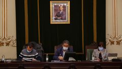 Pontevedra celebra un pleno en el exilio por las obras en el Principal