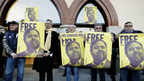 Carteles de apoyo a Oriol Junqueras
