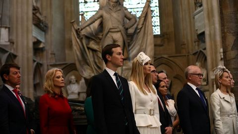 Ivanka Trump y Jared Kushner en el recorrido por la abada de Westminster