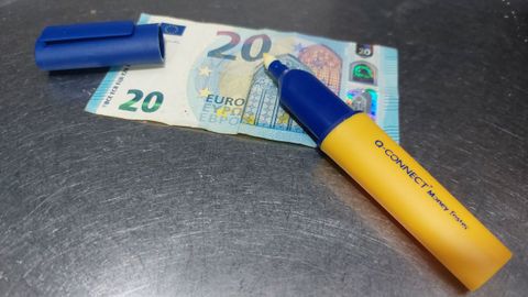 El rotulador de comprobación con el que un camarero detectó el billete falso