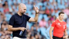 El entrenador del Celta, Claudio Gir�ldez, durante el partido ante el Racing de Santander.