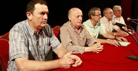 La directiva de Promavi y Promari�a explic� ayer la propuesta de la papelera a sus asociados. 