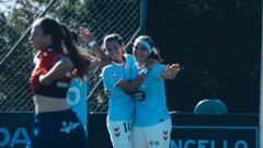 Estela Castro y Ana Toubes celebran uno de los goles de As Celtas ante el Osasuna B.