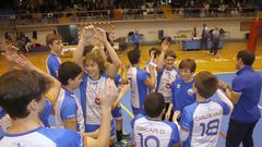 �Jealsa Boiro alza el trofeo del Campeonato Gallego de Voleibol!