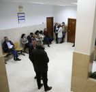Los cortes de luz causan demoras y esperas en el hall. 