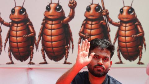 El fundador del partido de las cucarachas, Abhijeet Dipke, en una imagen de archivo, reivindica que el desempleo y la precariedad solo permiten a los j�venes ser �par�sitos�.