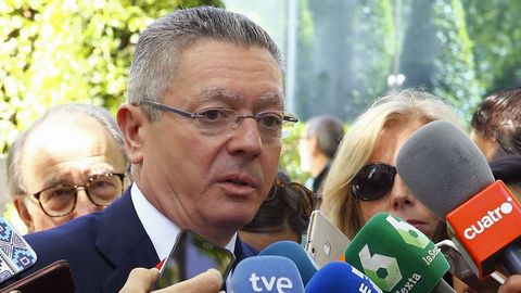Alberto Ruiz-Gallard�n