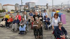 VOLUNTARIAS SACA A PASEAR A RESIDENTES QUE NO SALEN HABITUALMENTE