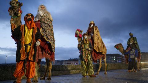 Los Reyes Magos, con sus majes y monturas, en Ourense.