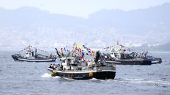 Procesi�n mar�tima del Carmen en la r�a de Vigo.