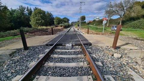 Paso a nivel en Lugo, en la zona de Castelo, ya cerca de la estacin de tren