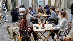 Las terrazas estaban a reventar en la primera jornada de vuelta al trabajo en la hosteler�a