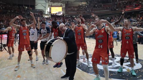 Los jugadores del Leyma, celebrando la victoria