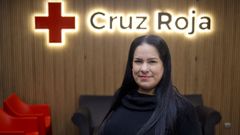 Talia Vonella, cuidadora no profesional, en la sede de la Cruz Roja