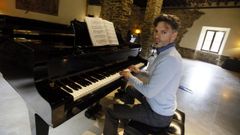 Juan Rezutto, en el Centro Cultural Santa Emilia