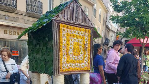 Un maio floral en forma de h�rreo