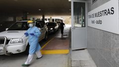 Actividad notable esta ma�ana en el autocovid del hospital mari�ano