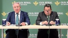 El presidente de Caja Rural de Asturias, Fernando Mart�nez (derecha)  y el director general de Caja Rural de Asturias Antonio Romero