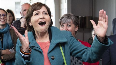 La l�der de Los Verdes, Regula Rytz, celebra los resultados