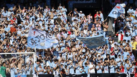 Aficionados del Celta, en el partido entre el filial y la Ponferradina del �playoff� de ascenso.