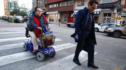 Gerardo Crespo con su abogado llegando al juzgado