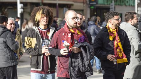 Aficionados del Pontevedra en Pasar�n. 