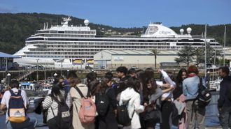 Imagen de archivo de otro crucero en el puerto de Ferrol