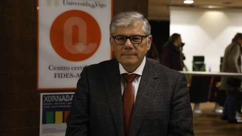 El juez Jos� Luis Castro de Antonio volvi� a su ciudad para dar una conferencia sobre el sistema penitenciario espa�ol en el campus ourensano